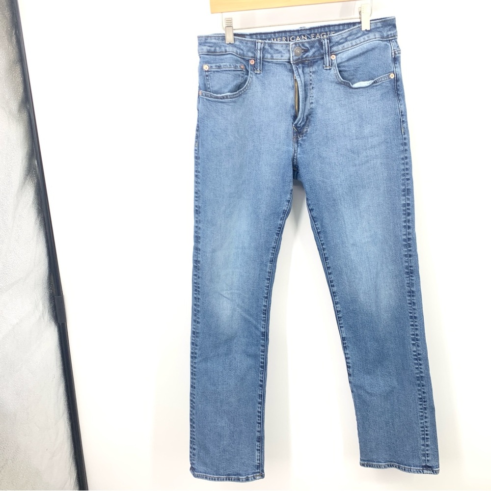 American Eagle Men Size 32 x 31 Jeans Light Wash Pants Relaxed Straight Airflex+